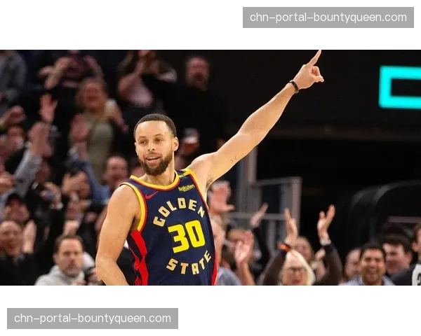 特写：库里在麦迪逊广场花园命中第3500记三分后的平静庆祝