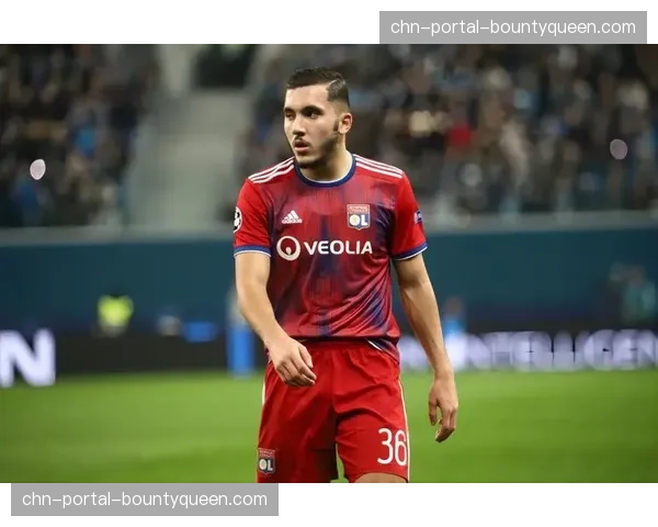 消息:里昂官方宣布,与年轻边锋切尔基完成续约,合同至2030年 消息:里昂官方宣布,与年轻边锋切尔基完成续约,合同至2030年